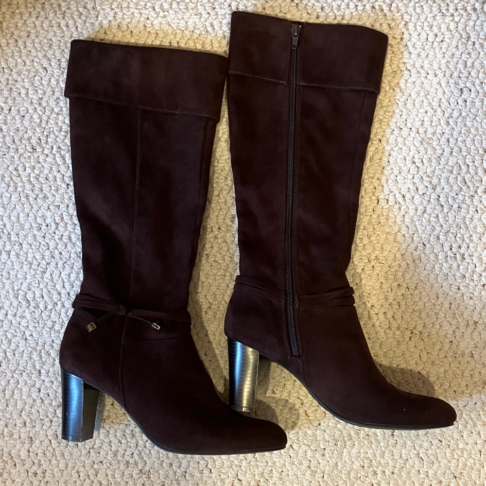 Elegant Dark Brown Boots 8.5 Womens